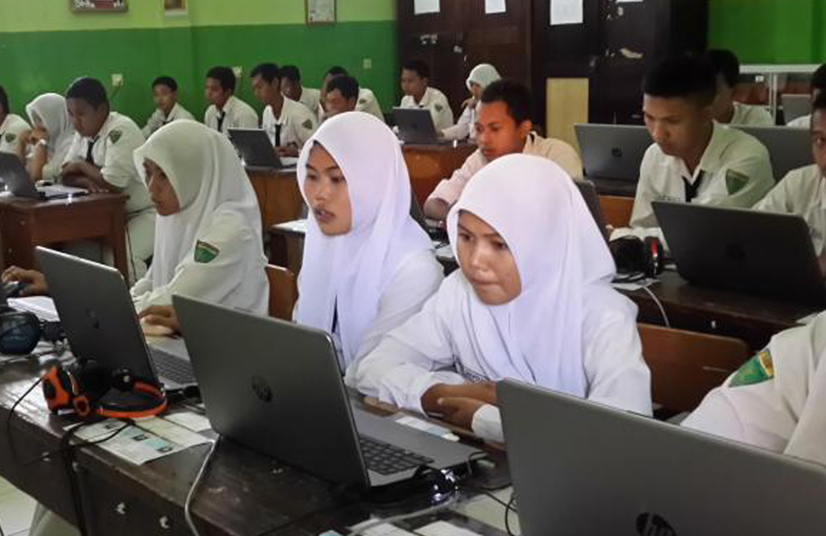 Rental Laptop Surabaya - UNBK SMAN 8 Surabaya